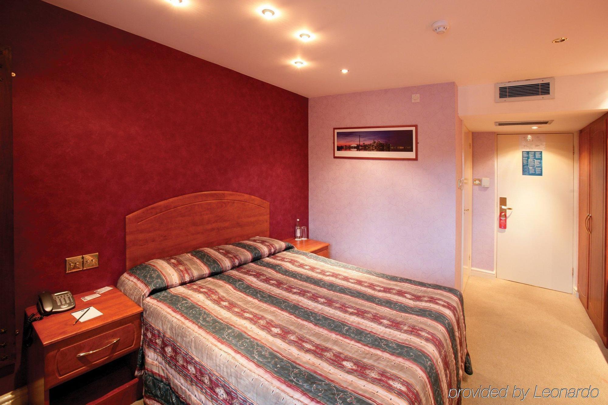 The Peacock Townhouse Hotel Kenilworth - Warwick 객실 사진