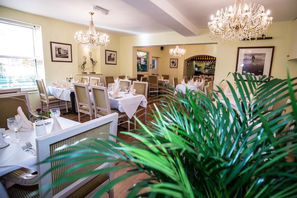 The Peacock Townhouse Hotel Kenilworth - Warwick 외부 사진