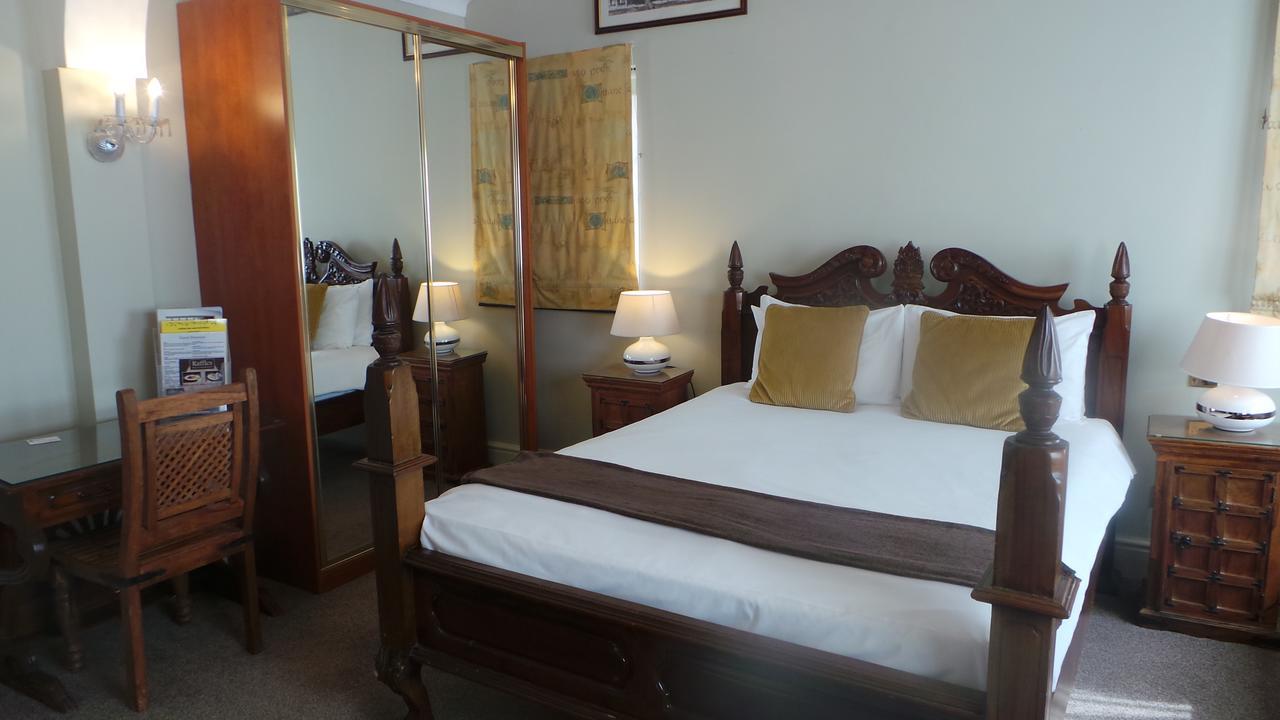 The Peacock Townhouse Hotel Kenilworth - Warwick 외부 사진